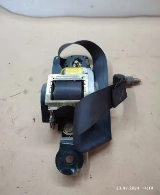 Hyundai Terracan Front seatbelt