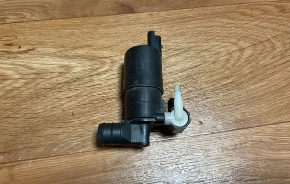 Peugeot 307 Windscreen/windshield washer pump