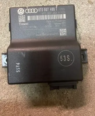 Audi A4 S4 B8 8K Gateway control module 8T0907468T