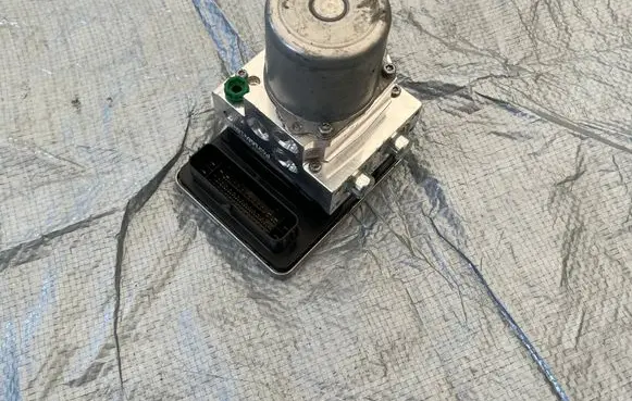Mercedes-Benz GLE W167 ABS Pump A1679000118