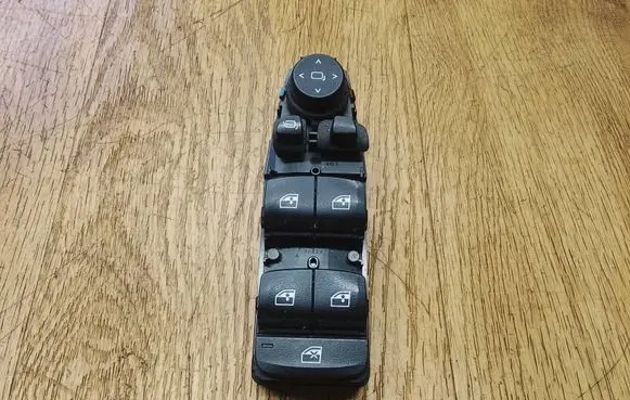 BMW X3 G01 Electric window control switch 6832729