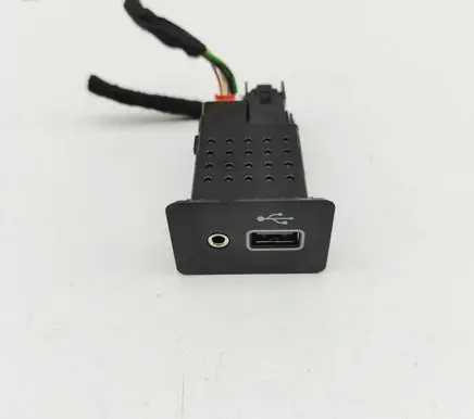 Nissan Juke II F16 AUX in-socket connector 284H35FA0C