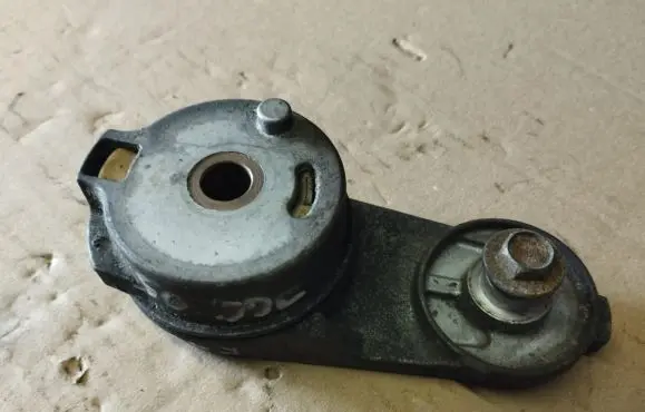 Jeep Grand Cherokee (WK) Alternator belt tensioner 4861660AA