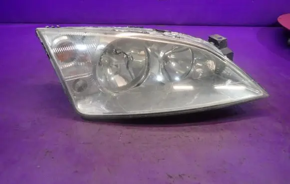 Ford Mondeo Mk III Headlight/headlamp 1S7113005AJ