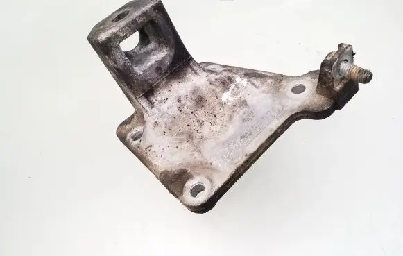 BMW 5 E39 Engine mounting bracket 6751226