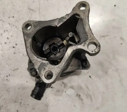 Renault Scenic I Vacuum pump 72117222C