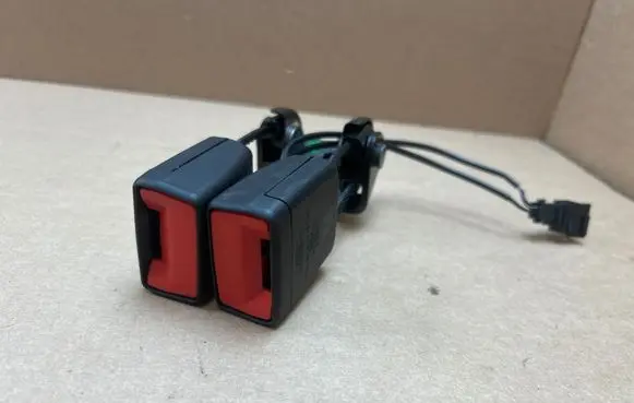 Ford Capri EV Middle seatbelt buckle (rear) R2KBR613K21