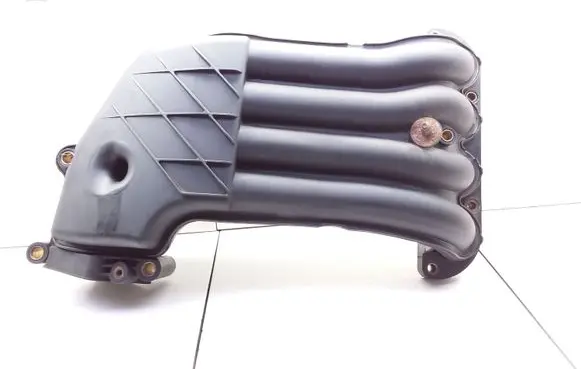 Volkswagen Golf IV Intake manifold 038129713H