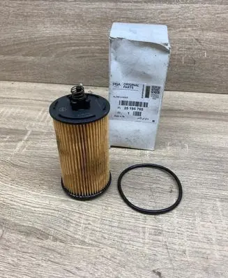 Chevrolet Trax Oil filter cover 25195785