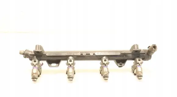 Volkswagen Golf VI Fuel main line pipe