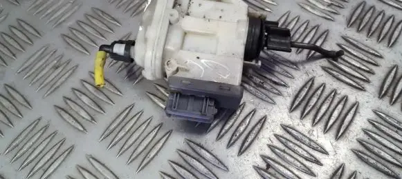 Volkswagen PASSAT B4 Central locking motor 3a0862153b
