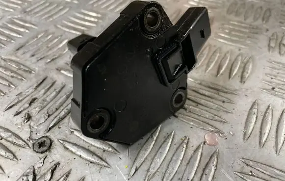 Volkswagen PASSAT B8 Oil level sensor 04L907660C