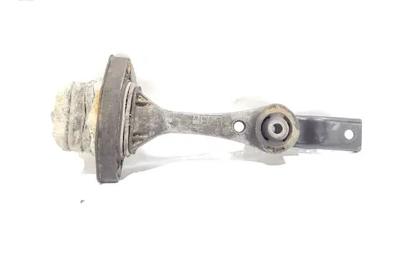 Engine mount bracket