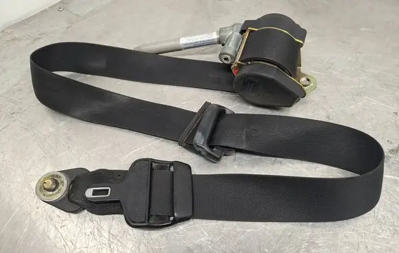 Mercedes-Benz C W202 Front seatbelt 2028606685