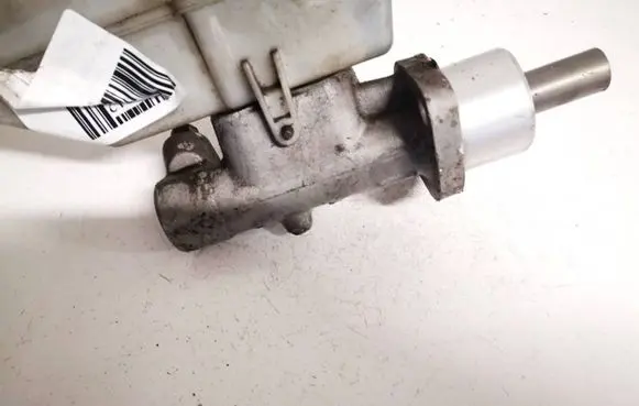 Nissan Note (E11) Master brake cylinder