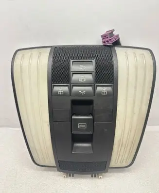 Mercedes-Benz E W212 Front seat light A2129001906 A2129018302 A2129029302