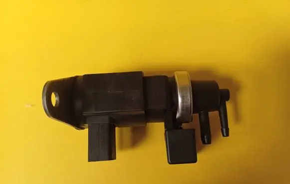 Audi A8 S8 D3 4E Turbo solenoid valve 057906630A
