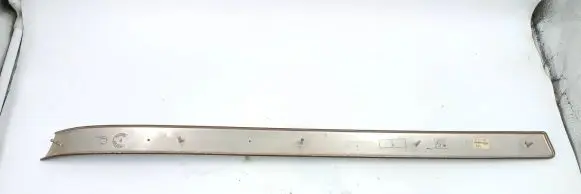 Audi A4 S4 B5 8D Front door trim bar 8D0867410