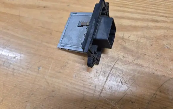 Dodge Nitro Heater blower motor/fan resistor 939605V 69003