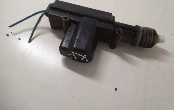 Iveco Daily 4th gen Central locking motor 932037992