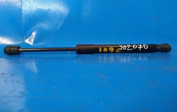 Ford Mustang VI Shock absorber/damper mounting bracket FR3Z63406A10B