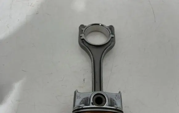 Volkswagen Taigo Piston with connecting rod 04EAM