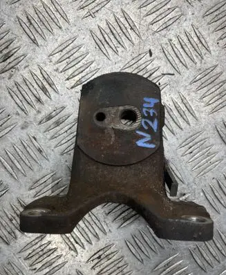 Toyota Land Cruiser (J120) Engine mounting bracket 1231130060