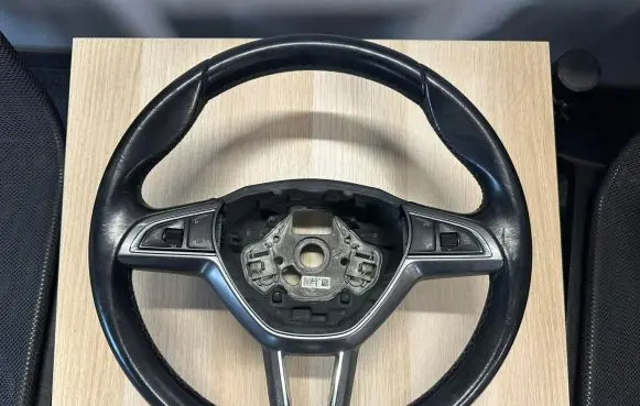 Skoda Rapid (NH) Steering wheel