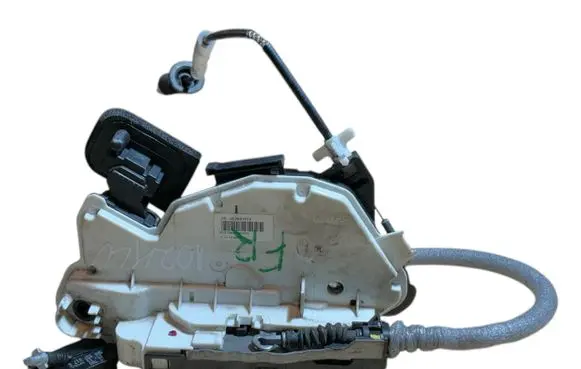 Seat Toledo IV (NH) Front door lock 5E2837016
