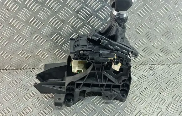 Toyota C-HR I Gear shifter/selector 75G588