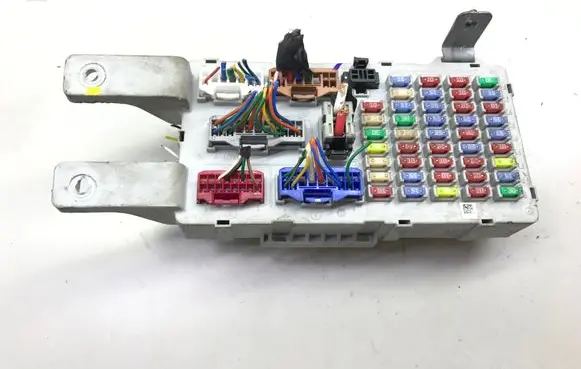 Hyundai Santa Fe Fuse module 919502B401 919502B400