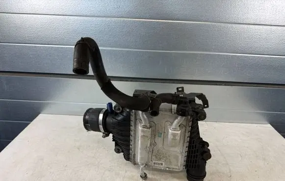 Jaguar XE Intercooler radiator GX736K775AC