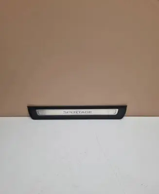 KIA Sportage Front sill trim cover 85884F1500