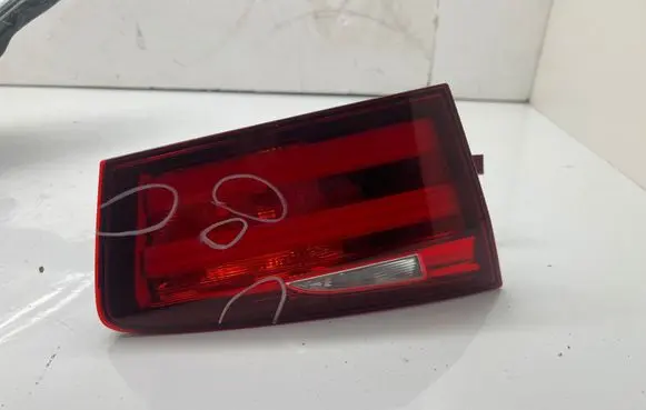 BMW 5 F10 F11 Tailgate rear/tail lights 044381
