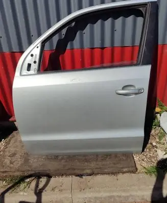Volkswagen Amarok Front door 