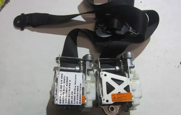 BMW X5 E70 Front seatbelt 7171968