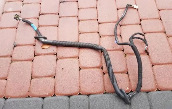 Renault Trafic III (X82) EUR ISO radio connector 240516479R