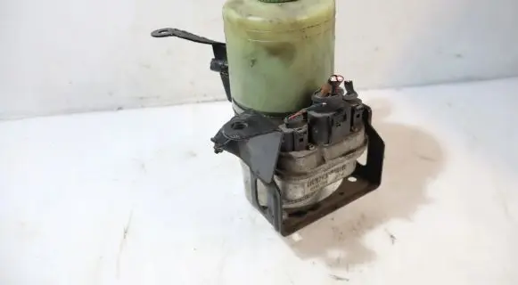 Volkswagen Golf IV Power steering pump