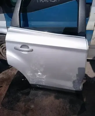 Ford Kuga I Rear door 003
