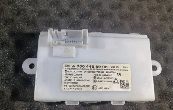 Mercedes-Benz E W213 Reducing agents exhaust control unit A0004468908