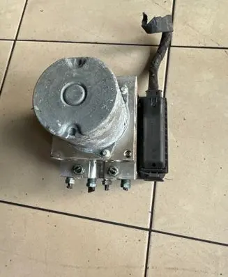 BMW 5 E60 E61 ABS Pump 6733360 6733362