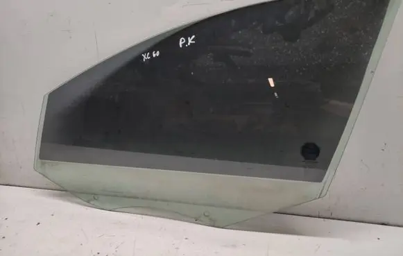 Volvo XC60 Front door window glass four-door