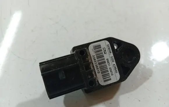 Toyota Avensis T250 Airbag deployment crash/impact sensor 8983105010