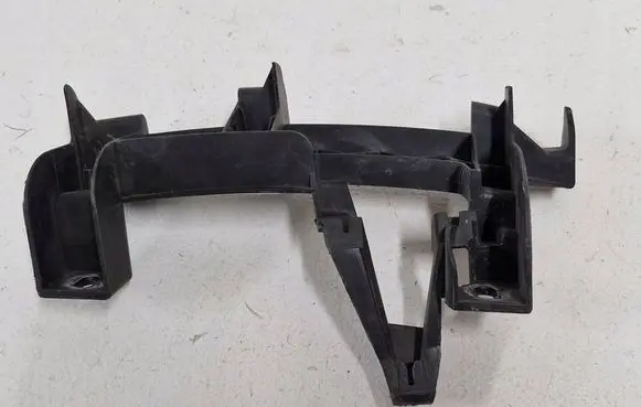 Peugeot 307 CC Front bumper mounting bracket 43170757