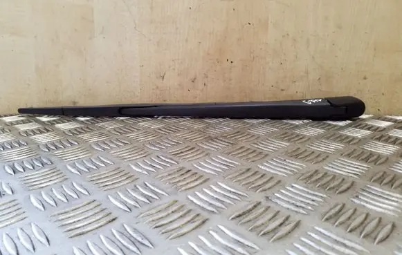 Honda Insight Rear wiper blade arm