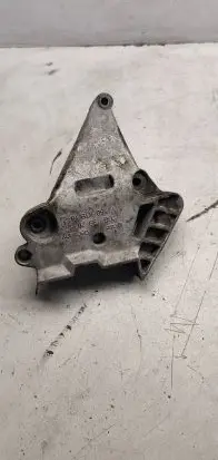Skoda Octavia Mk2 (1Z) Engine mounting bracket 03G199207G 550K1510