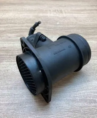 Volkswagen PASSAT B5 Mass air flow meter 0281002216