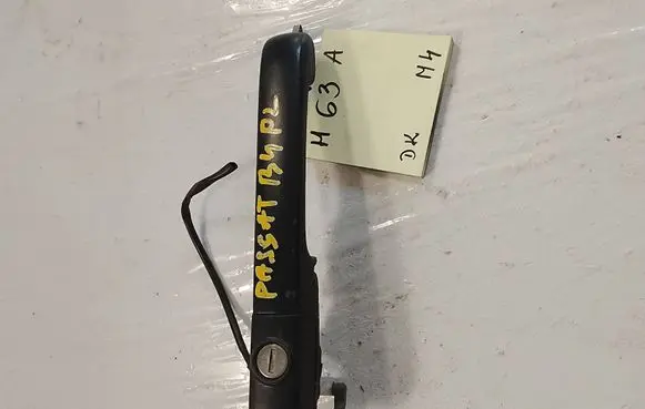 Volkswagen PASSAT B4 Front door exterior handle 55151515