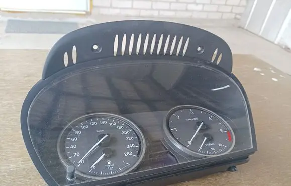 BMW 5 E60 E61 Speedometer (instrument cluster) 9153755 213839 022913