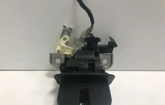Audi A5 8T 8F Tailgate/trunk/boot lock/catch/latch 8K9827585